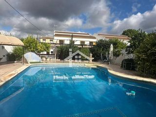 Chalet en venta en Lucena