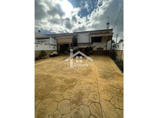 Chalet en venta en Lucena