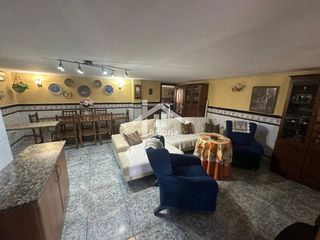 Chalet en venta en Lucena