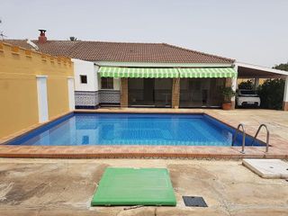 Casa rural en venta en La Hacienda - Nueva Andalucía en Dos Hermanas