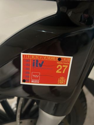 Piaggio Beverly 125 IE Blanca y Negra