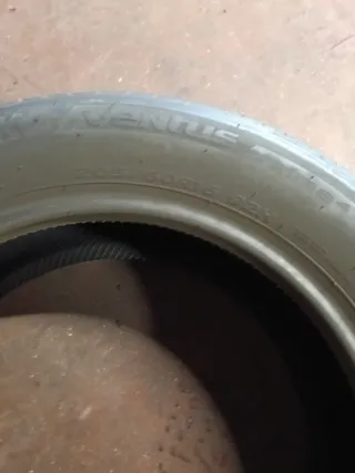 Neumático 205/60-16