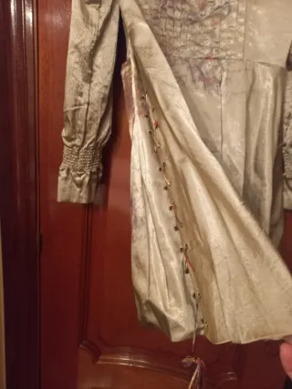 Gabardina dorada verdosa