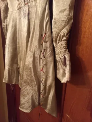 Gabardina dorada verdosa