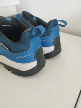 Zapatillas Quechua montaña waterproof talla 38