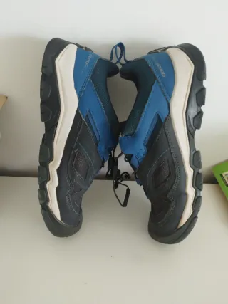 Zapatillas Quechua montaña waterproof talla 38