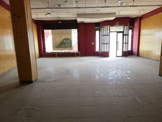 Local comercial en venta en Renfe - Bulevar 1º y 2º Fase en Jaén