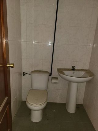 Local comercial en venta en Renfe - Bulevar 1º y 2º Fase en Jaén