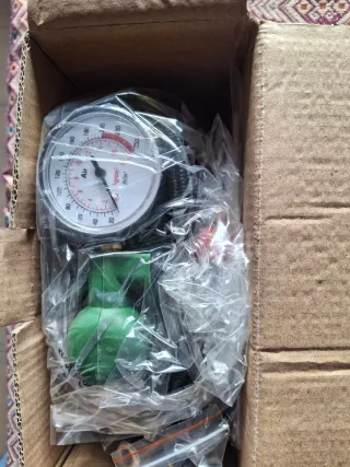 Mini compresor de aire para coche.