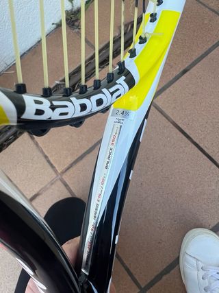 Raqueta de tenis Babolat con funda