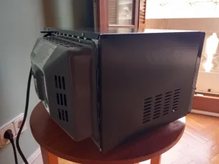 Microondas / Horno KOENIC