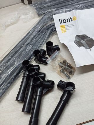 lionto Letto per Cani con Tetto, (S) 90x65x85 cm Nero