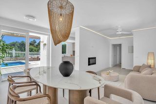 Chalet en alquiler en El Faro de Calaburra - Chaparral en Mijas