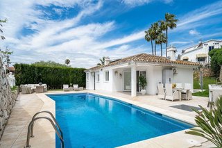 Chalet en alquiler en Calaburra - Chaparral en Mijas