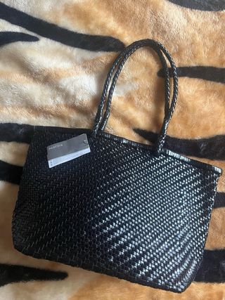 Bolso de piel trenzado negro
