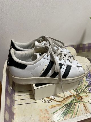 Adidas Superstar Blancas y Negras