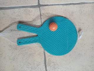 Juego de palas de playa con pelota