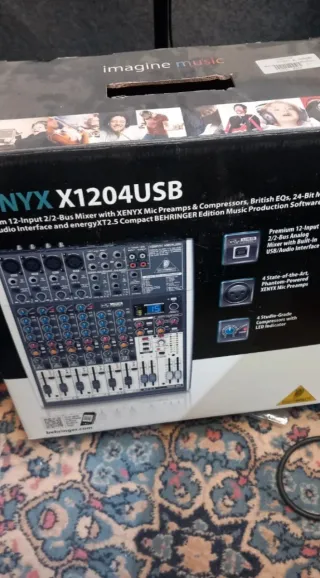 Behringer Xenyx 1204USB Mixer Audio