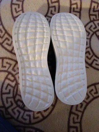 Zapatillas deportivas negras y multicolor