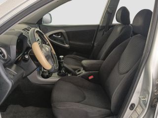 TOYOTA RAV4 2.2 D-4D 136 SOL