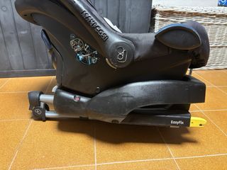 Maxi-Cosi con base Easyfix (isofix)