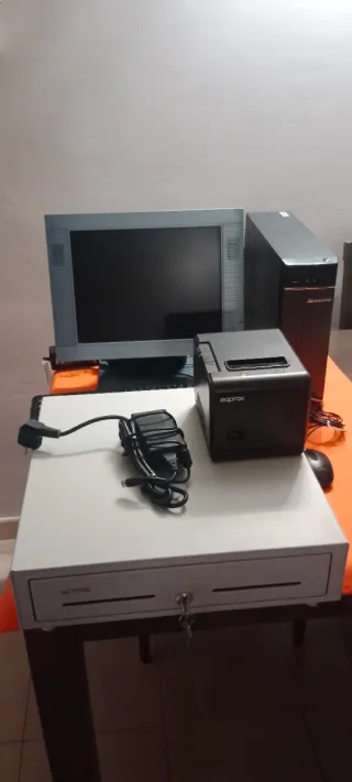 Ordenador Completo con Monitor y Accesorios