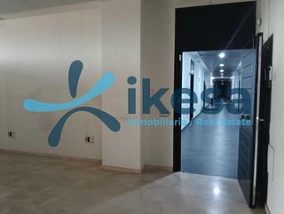 Local comercial en venta en Arco Norte - Avda. España en Dos Hermanas