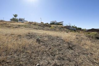 Terreno en venta en Zubia (La)