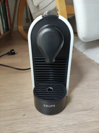 Cafetera Nespresso Krups Blanca