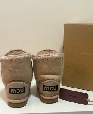 Botas MOU niña beige talla 30 pero dan número
