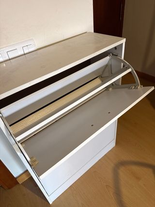 Zapatero blanco con dos compartimentos caben 8 zap