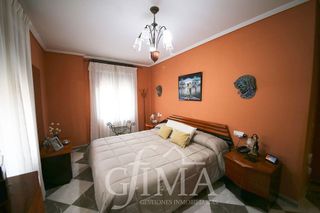 Casa adosada en venta en Tomelloso