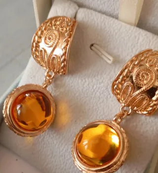 Orecchini pendenti oro con pietra arancione