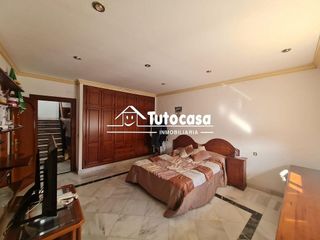 Casa adosada en venta en Centro - Doña Mercedes en Dos Hermanas