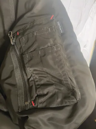 Chaqueta verde con capucha