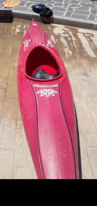 Kayak rojo Perception