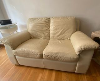 Sofá de piel blanco
