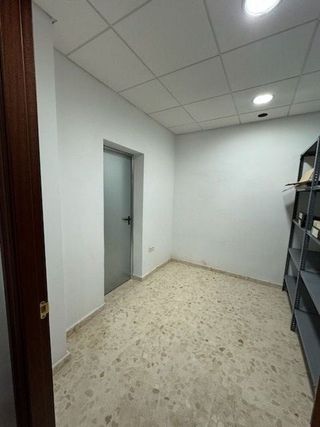 Local comercial en venta en Gamarra - La Trinidad en Málaga
