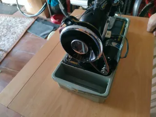 Máquina de coser IDEAL vintage