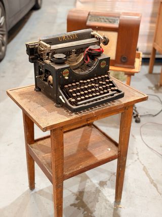 Lote Antigüedades:Máquina Escribir, Radio, TV, etc