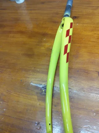 Horquilla bici carretera amarilla