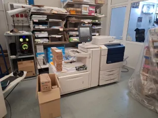 Impresora Xerox Color 560 con cargador