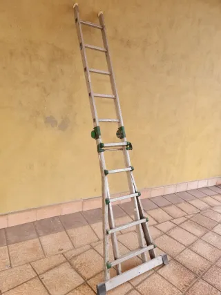 ALQUILER Escalera multifuncional aluminio