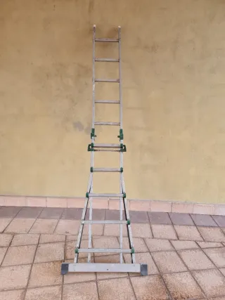 ALQUILER Escalera multifuncional aluminio