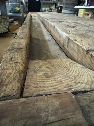 Banco de trabajo antiguo de madera