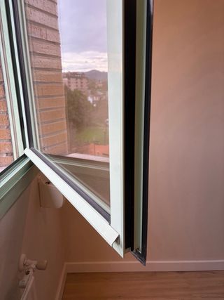 Oferta 4 Ventanas Aluminio y puerta verde menta