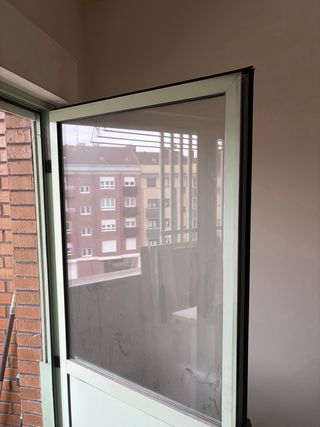 Oferta 4 Ventanas Aluminio y puerta verde menta