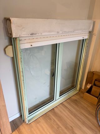 Oferta 4 Ventanas Aluminio y puerta verde menta