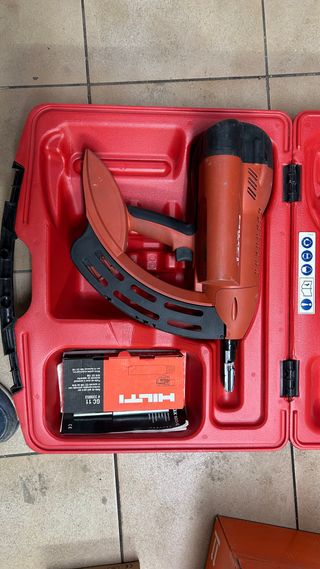Pistola de clavos Hilti GX 100-E