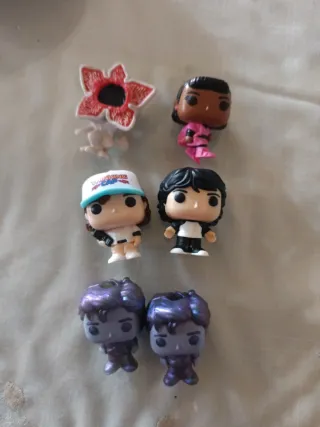 Lote Figuras Stranger Things Huevos Kinder